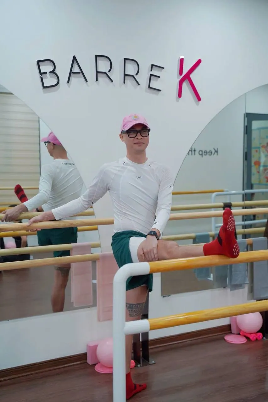 Vịn barre giữ tư thế — Barre Hold