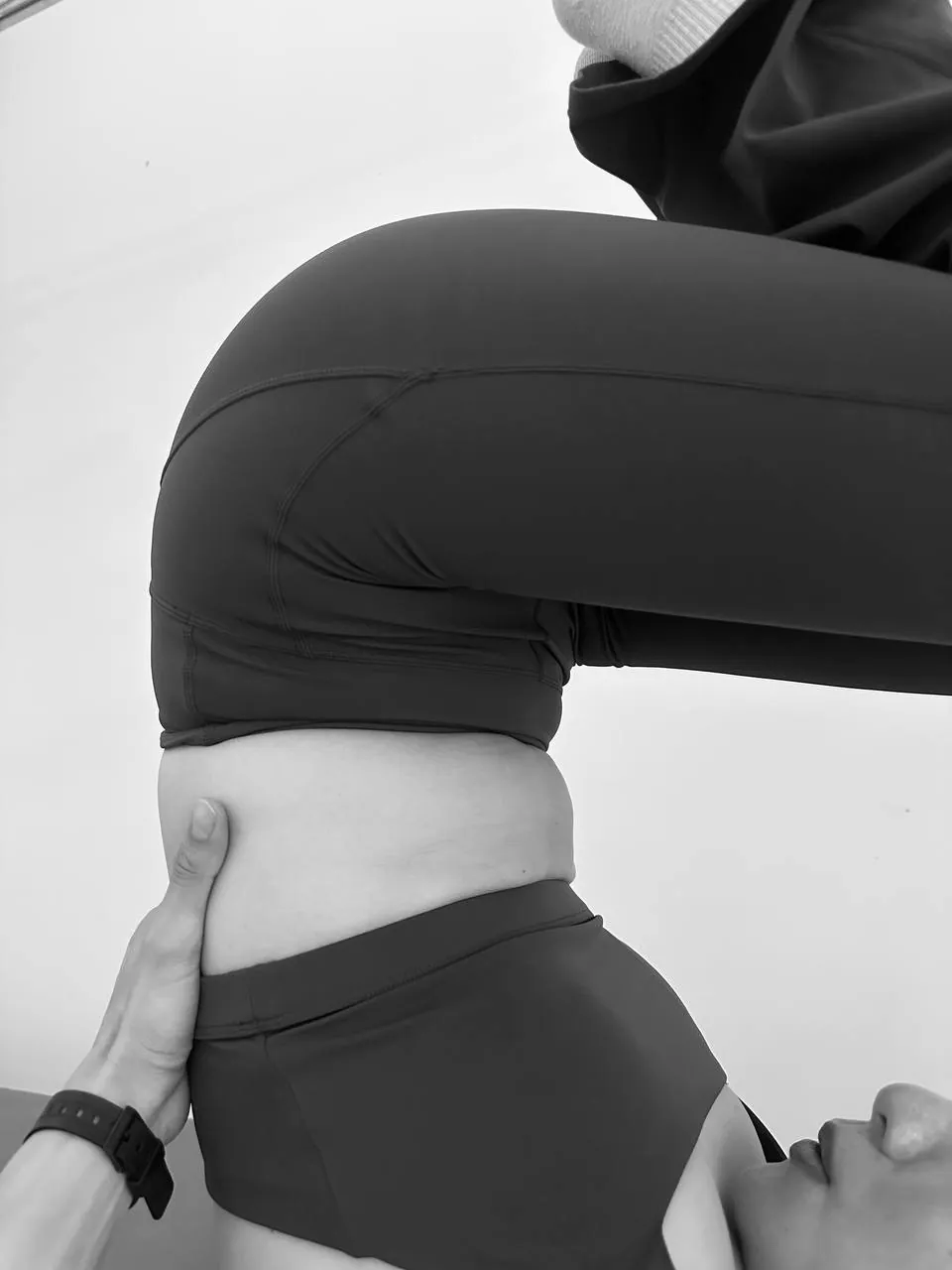 Bóp thắt lưng — Lower Back Press