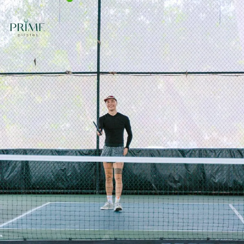 Vợt và mặt sân pickleball